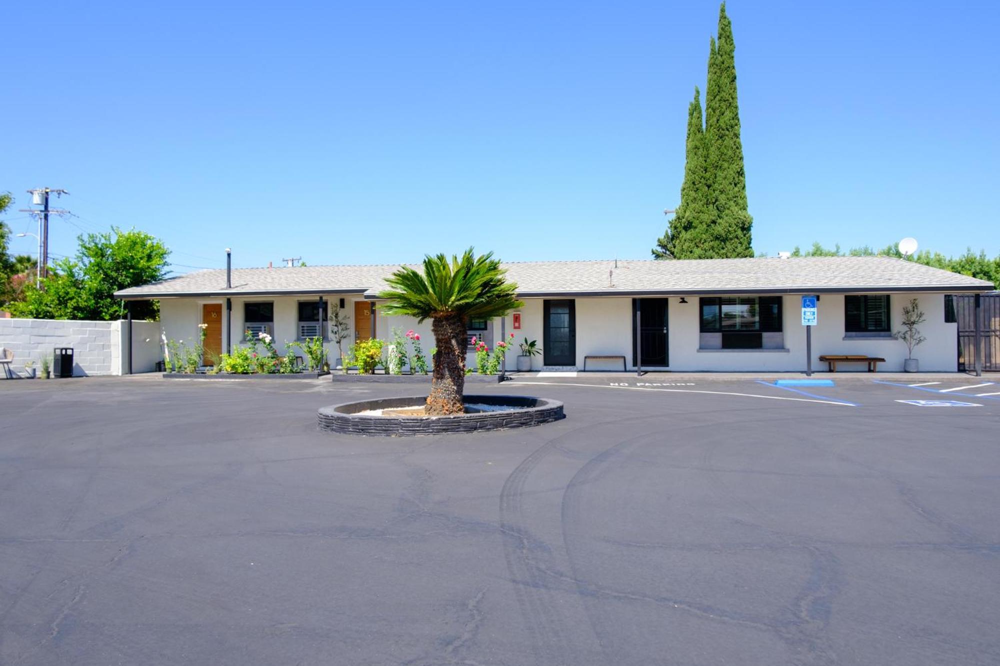 Adobe Inn Monterey Park Exterior foto