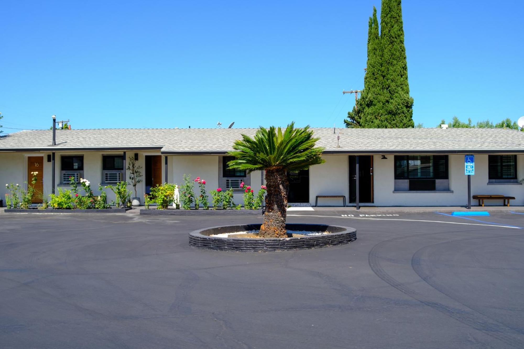 Adobe Inn Monterey Park Exterior foto